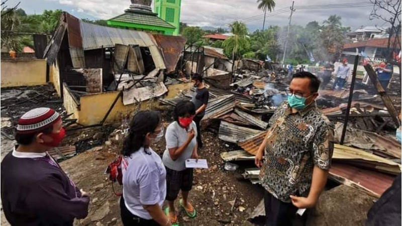 Andrei Angouw - Richard Sualang Sediakan Tempat Tinggal Sementara Bagi Korban Kebakaran