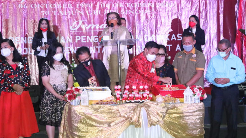Pjs Bupati Clay Dondokambey Hadiri Jubileum 50 Tahun GBI Bersinode