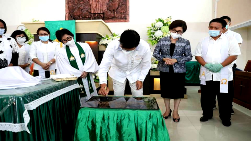 Vicky Lumentut Resmikan Pastori Dan Ruang Serbaguna Jemaat GMIM Ekklesia Sario Titiwungen