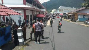 Aparat Gabungan Gelar Operasi Yustisi di Pasar Ampera Ulu Siau
