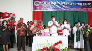 Hadiri Ibadah di 3 Gereja, Olly Dondokambey: Terapkan Terus 3 M, Kita Selamat