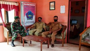 Komsos Bersama Perangkat Desa Mahangiang, Babinsa Tingkatkan Sinergitas Lawan COVID-19
