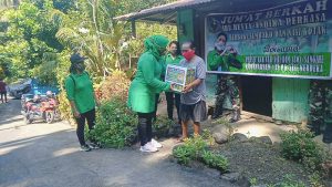 Safari Berbagi Kasih Ketum Persit Kartika Chandra Kirana Bersama Warga Tahuna