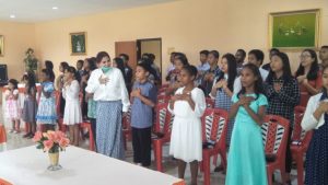 Vonnie Panambunan Kunjungi Panti Asuhan YAPI, Ini Tanggapan Jemaat Advent