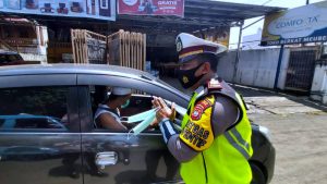 Polres Bitung Bagikan Masker Gratis di Operasi Zebra