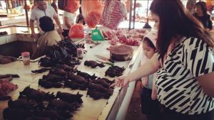 VIDEOGRAFIS: Kasus COVID-19 Terus Bertambah, Peminat Daging Kelelawar di Pasar Ekstrim Tomohon Tetap Tinggi