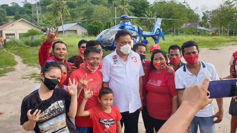 Jawab Kerinduan Warga, Olly Dondokambey Kunjungi Pulau Gangga Pakai Helikopter