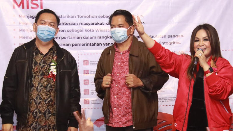 DEBAT PILWALKOT TOMOHON: Caroll Senduk Dipastikan Tampil Elegan