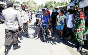Operasi Yustisi di Pasar Naha, Satgas COVID-19 Tabut Kian Getol Edukasikan Protap Kesehatan