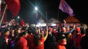 Jalanan Seperti “Lautan Merah”, Caroll Senduk – Wenny Lumentut Minta Maaf