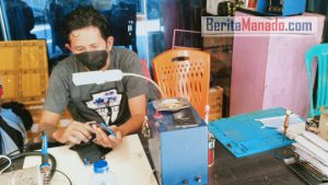 Perjuangan Tukang Servis HP Bertahan di Tengah Pandemi COVID-19