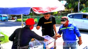 Berjuang Hidupi Keluarga, Mas Toni Tetap Semangat Berjualan Ditengah Pandemi Covid-19