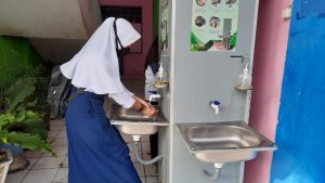 Sekolah Siapkan Masker Bagi Siswa yang Lupa Bawa