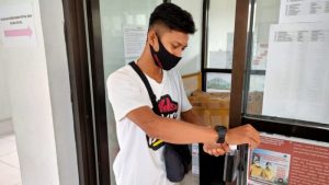 Cegah Penyebaran Virus Corona, Disdukcapil Bolsel Siapkan Hand Sanitizer untuk Masyarakat