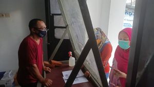 Tanpa Masker, Anda Tidak Dilayani di Kantor Kelurahan Ini