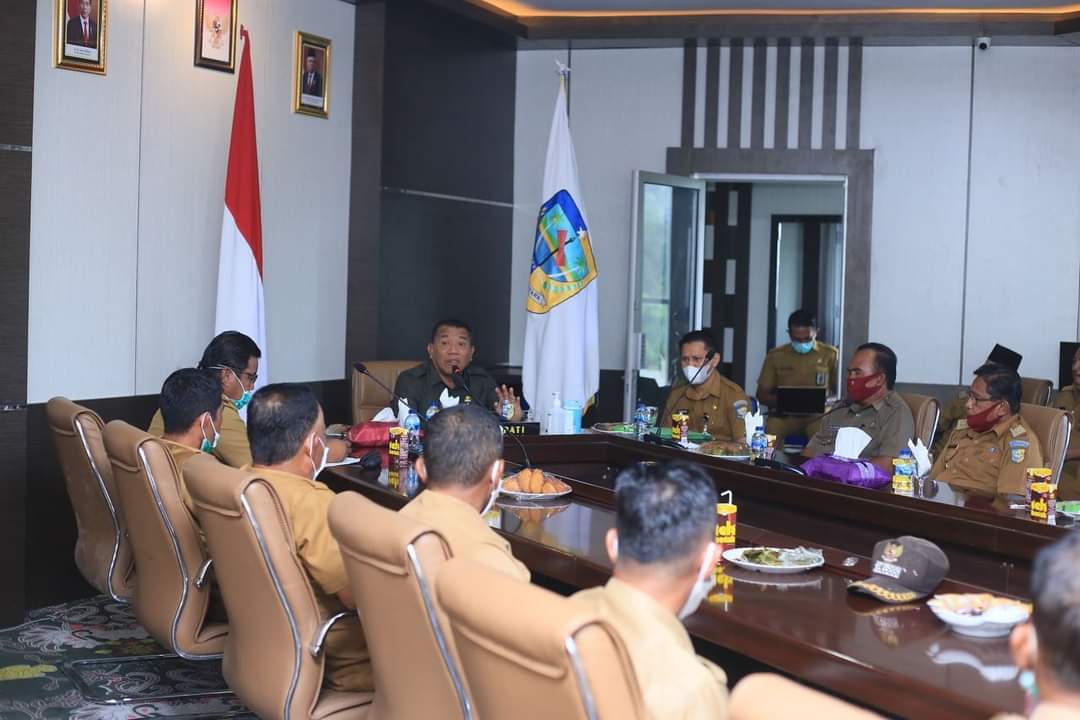 Depri Pontoh Mengimbau Kades dan Camat Patuhi Protokol Kesehatan