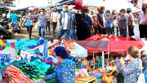 Ekonomi Warga Manado Mulai Pulih, Julyeta Runtuwene Ingatkan Tetap Gunakan Masker