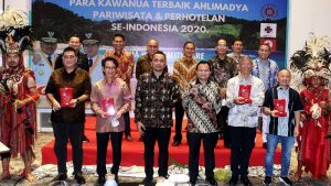 Kawanua Hospitality Care Anugerahkan Penghargaan untuk Olly Dondokambey