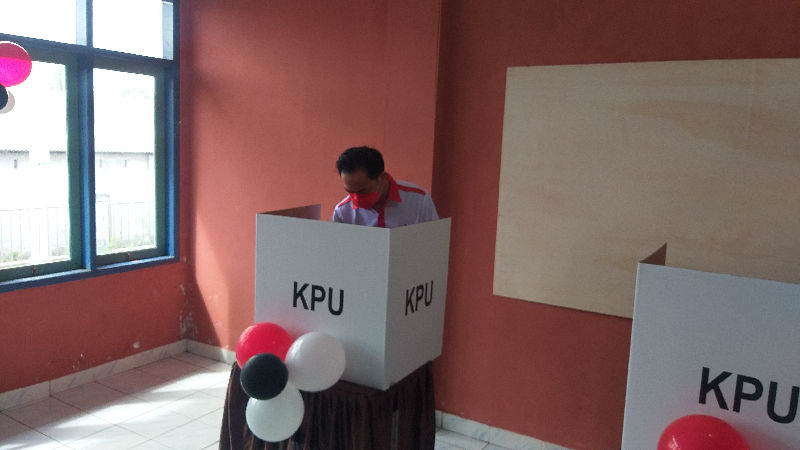 Usai Memilih, Caroll Senduk Optimis Raih 70 persen Suara