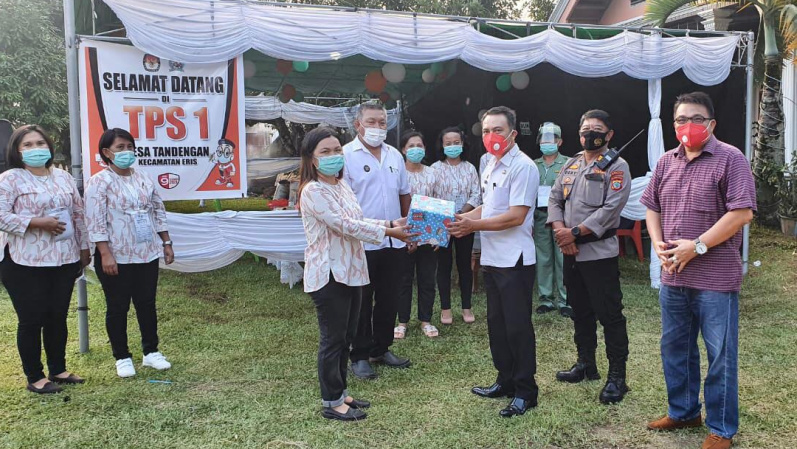 Agustivo Tumundo Apresiasi Lomba TPS Terbaik Desa Tandengan