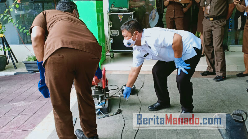 Kejari Manado Musnahkan Barang Bukti Tindak Pidana Umum