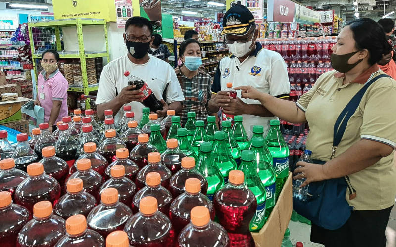 Jelang Nataru, Disperindagda Sangihe dan Loka POM Gelar Operasi Pengawasan Pasar