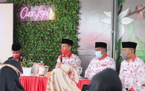 Bupati Bolsel Iskandar Kamaru Dorong Pelaku Usaha Konsisten Terapan Prokes COVID-19