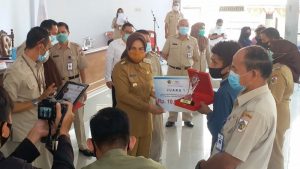 Wali Kota Kotamobagu Tatong Bara Minta Warga Jangan Lepas Masker