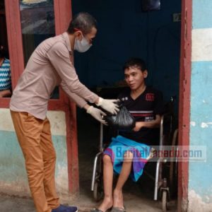 Bingkisan Natal Rahman Ismail Jangkau Lansia dan Kaum Papa Terdampak Covid-19 di Minut