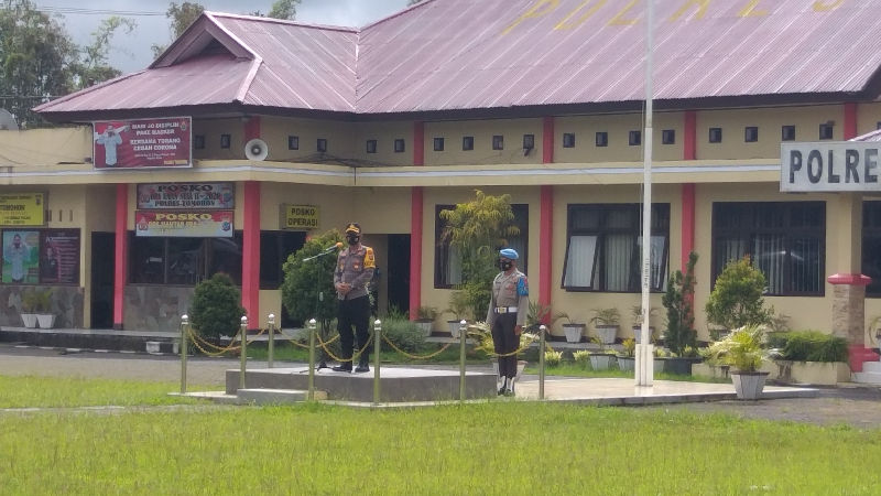 Gelar Apel Pengamanan Malam Tahun Baru, Kapolres Tomohon: Yang Kita Hadapi COVID-19