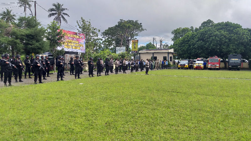 Gelar Apel Pengamanan Malam Tahun Baru, Kapolres Tomohon: Yang Kita Hadapi COVID-19