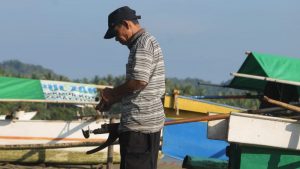 Nelayan di Bolmut Dapat Bantuan BBM Dari Pemprov Sulut
