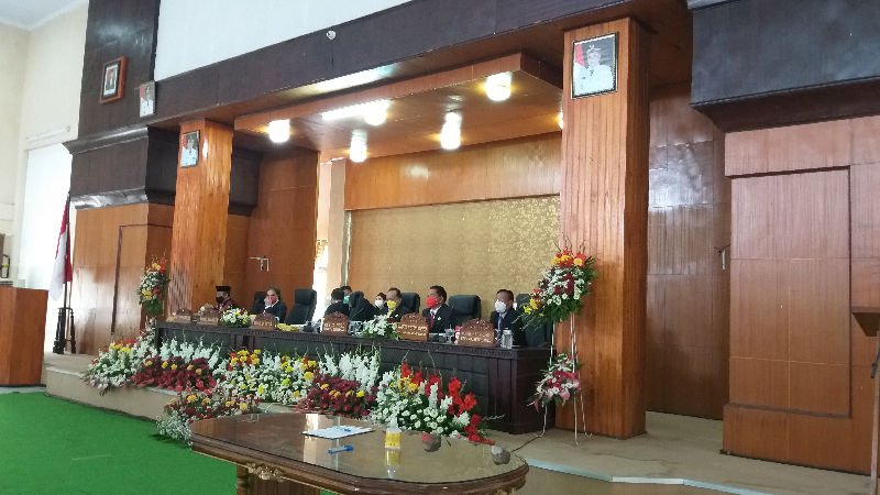 Berita Foto: Suasana Pelantikan Jhonny Runtuwene, Wakil Ketua DPRD Kota Tomohon
