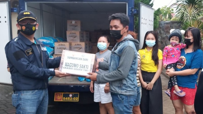 Lanud Sam Ratulangi Manado Salurkan Bantuan Untuk Korban Banjir