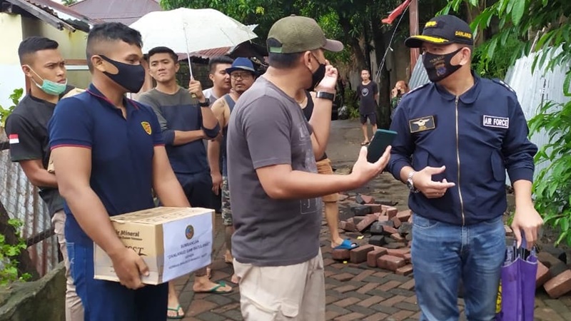 Lanud Sam Ratulangi Manado Salurkan Bantuan Untuk Korban Banjir