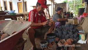 Cupa Tanah Liat Stien Seroy Laris Manis, Omzet Rp 20 Juta