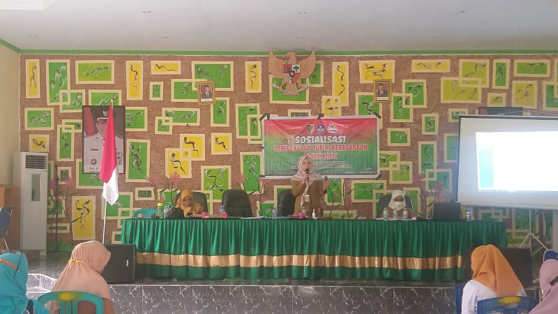 Tutor Keaksaraan di Bolmut Diberi Bekal Pengetahuan 8 Tutor Keaksaraan di Bolmut Diberi Bekal Pengetahuan