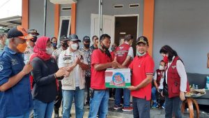 Bantu Korban Banjir Indramayu, Bupati Terpilih Apresiasi Kawanua Rescue Indonesia