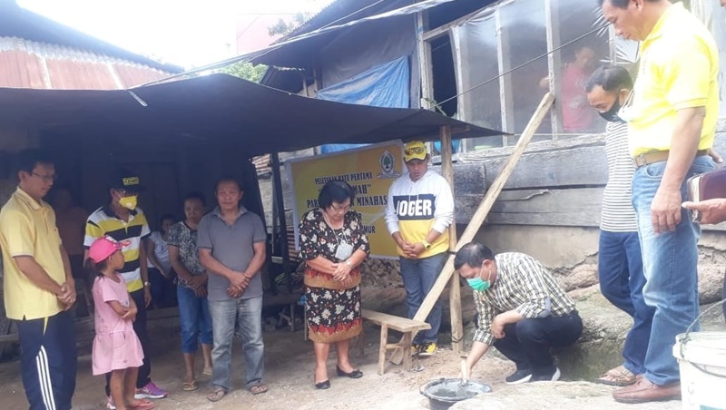 Adrie Kamasi Bedah Rumah Opa Frits Mangimbulur