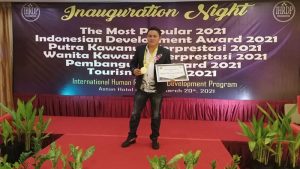 Pengusaha Muda Asal Desa Watuliney Ini Dapat Penghargaan IHRDP 2021