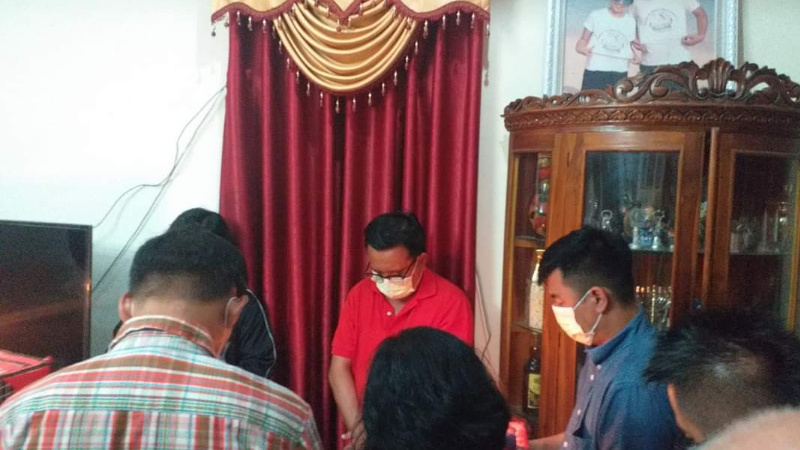 Pukul 00.00 Wita, Hengky Honandar Datangi Kediaman dan Gedor Pintu Kamar Maurits Mantiri
