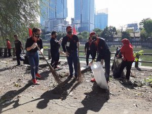 Jalankan Arahan Megawati, Cynthia Wongkar Ikut Tanam Pohon di Ibukota