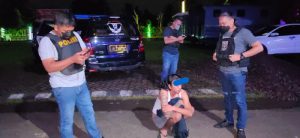 Layangkan Bogem Mentah Ke Polisi, Anggek Dirungkus Totosik