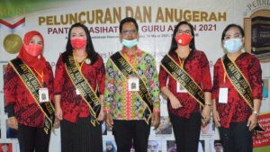 Asdar, Guru di Bolmut Yang Terima Penghargaan Tingkat ASEAN