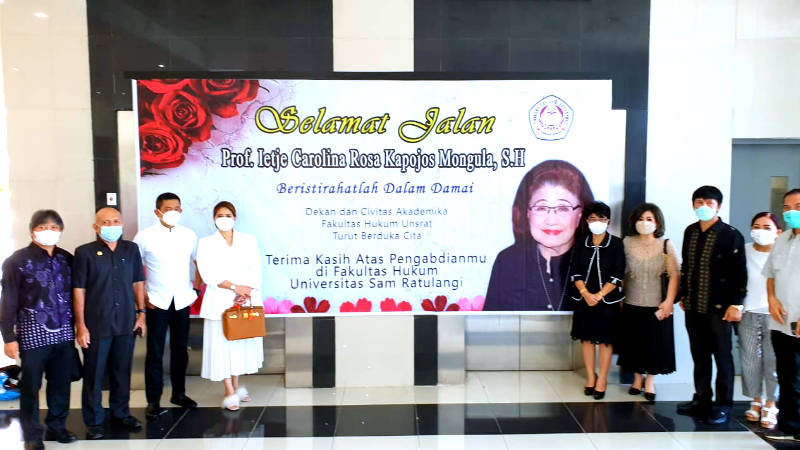 Jenazah Prof Ietje Kapojos Disemayamkan di FH Unsrat, Disambut Langsung Dekan Flora Kalalo