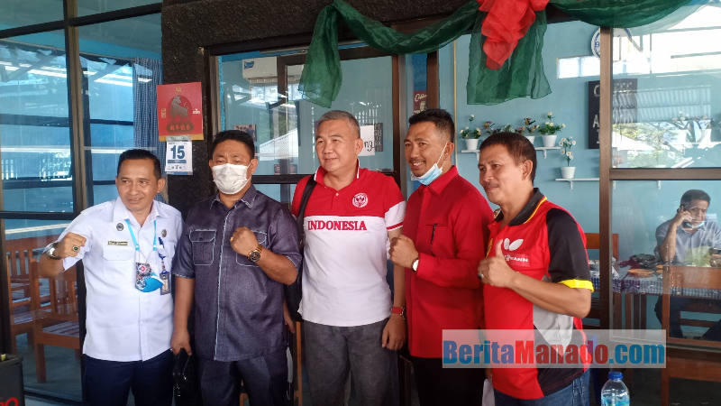 Hengky Kawalo Pimpin Rapat Bersama Pengurus KONI Manado