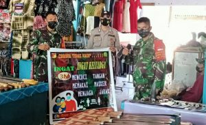 Tak Mau Kendor! TNI-Polri Sangihe Gencar Edukasi Prokes di Area Pasar