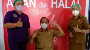 Max Lomban Adalah Lansia Pertama Penerima Vaksin Covid-19 di Bitung