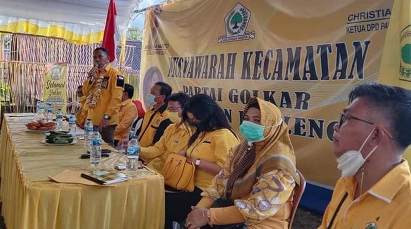 Hadiri Muscam Partai Golkar Kecamatan Pineleng Adrie Kamasi Dijemput Tarian Kabasaran Beritamanado Com Berita Terkini Manado Sulawesi Utara