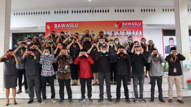 Warga Soroti Praktek KKN di Bawaslu Sulut